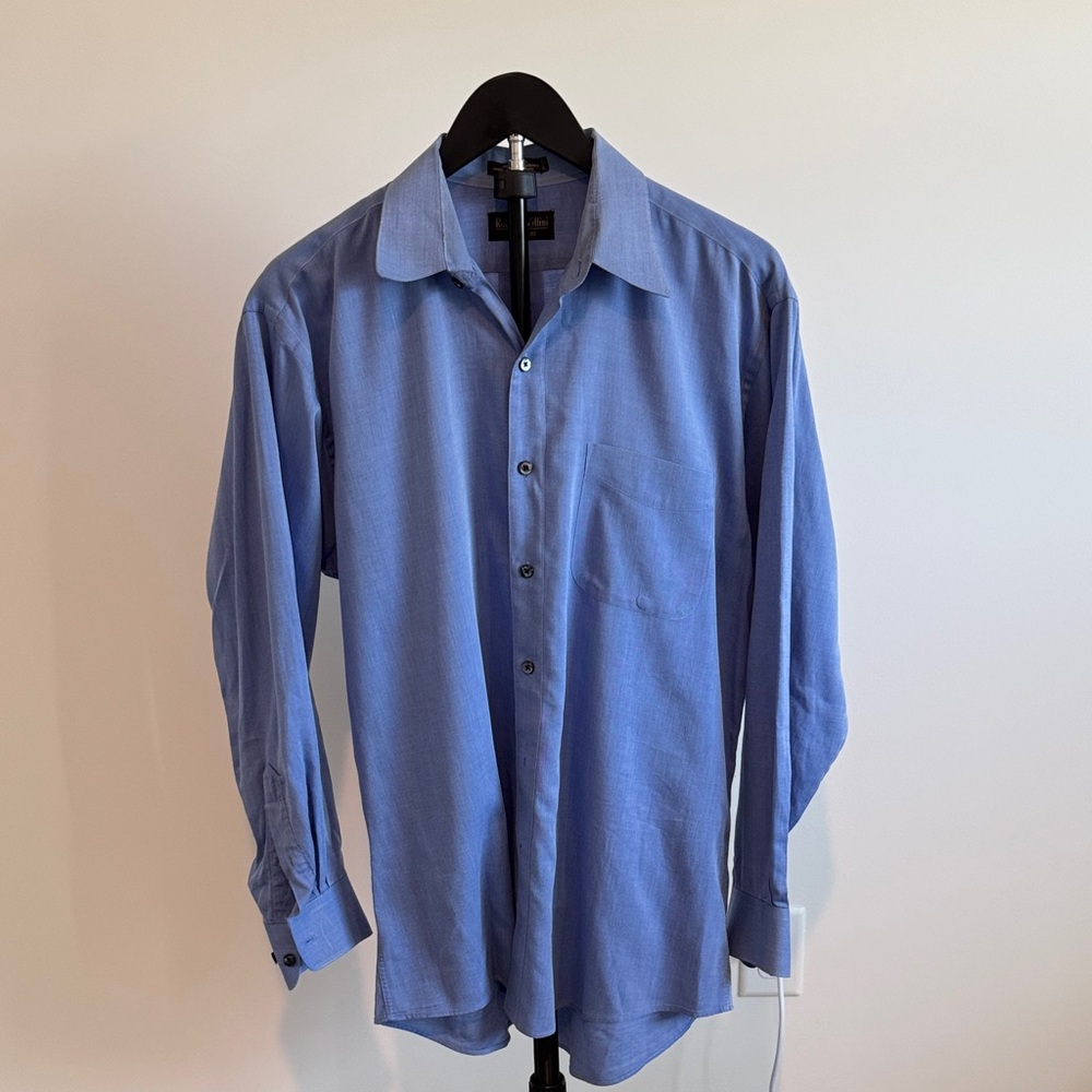 Men's Light Blue Long-Sleeve Dress Shirt with Chest Pocket